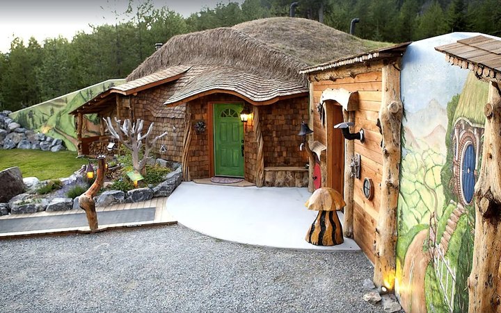 There's A Hobbit Themed Vrbo In Montana And It's Just Like Spending The Night In The Shire