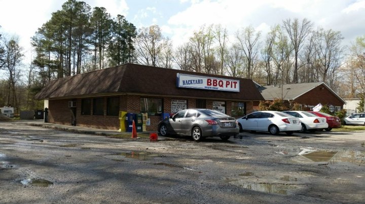 This Tiny Restaurant In North Carolina Always Has A Line Out The Door, And There's A Reason Why