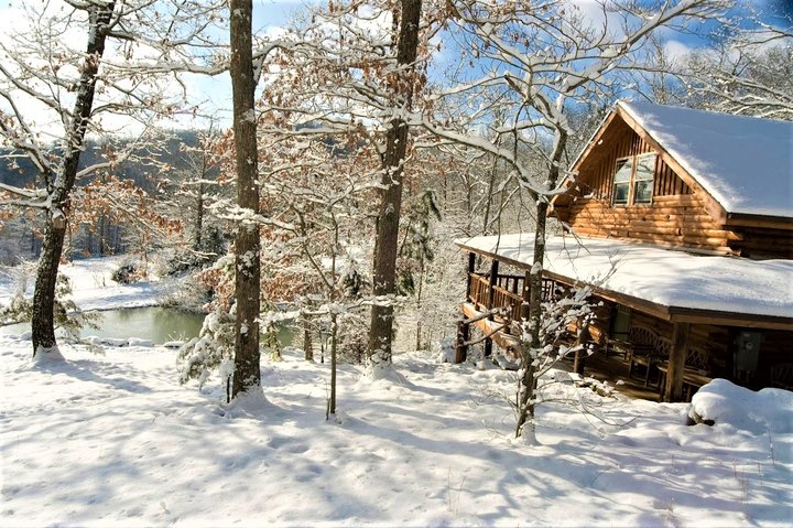 The Arkansas Ranch Where You Can Go Horseback Riding, Make Homemade S'mores, And More This Winter