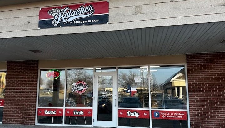 People Are Going Crazy Over The Handmade Kolaches At This Small Iowa Cafe