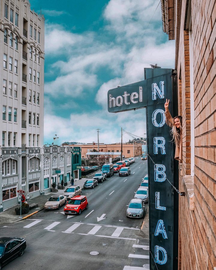 Spend The Night In An Authentic Historic Hotel In The Middle Of Oregon's Oldest City