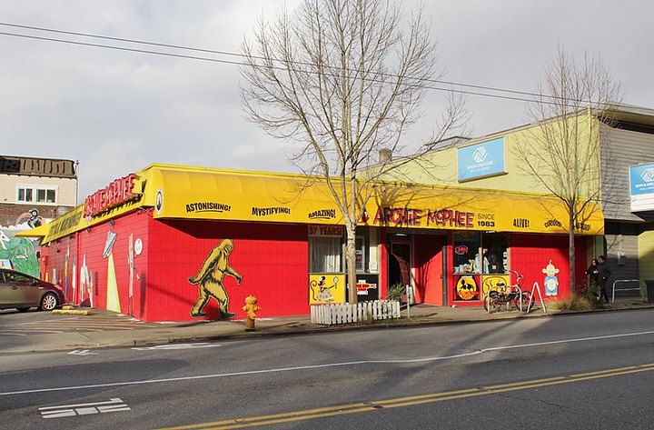 The Rubber Chicken Museum In Washington Just Might Be The Strangest Roadside Attraction Yet