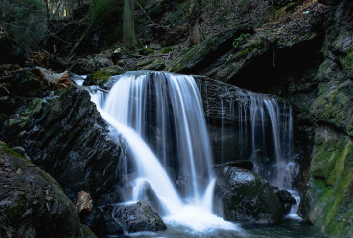 This Marvelous 1.2-Mile Trail In Connecticut Leads Adventurers To A Little-Known Set Of Waterfalls