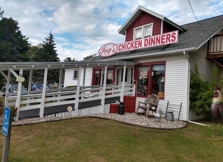 The Remote Restaurant That Serves The Best Fried Chicken In Michigan