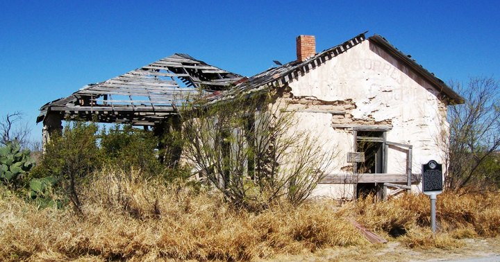 This Fascinating Texas Town Has Been Mostly Abandoned And Reclaimed By Nature For Decades Now