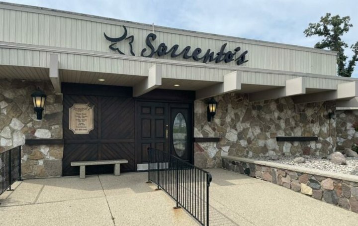 You Can Still Get A Relish Plate With Your Prime Rib At This Old School Eatery In Illinois