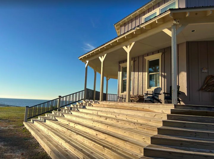 Stay Overnight In This Breathtaking Bungalow Just Steps From The Ocean In Mississippi