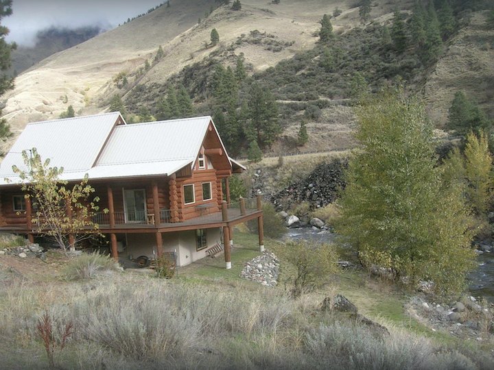 This Charming Riverfront Cabin In Idaho Is The Perfect Place For A Relaxing Getaway