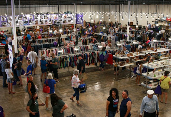 If You Live In Arizona, You Must Visit This Unbelievable Thrift Store At Least Once