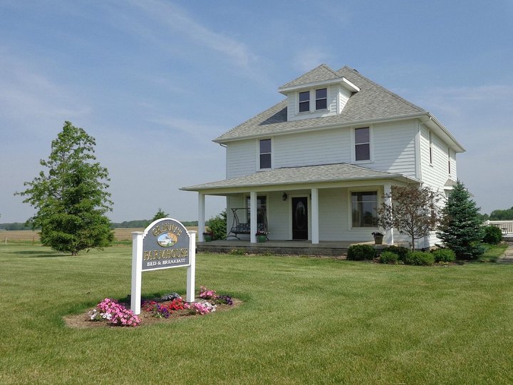 There's A Bed & Breakfast Hidden On An Idyllic 160-Acre Farm In Indiana That Feels Like Heaven