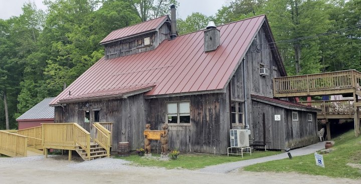 You Can Still Order Pancakes By The Stack At This Old School Eatery In Vermont