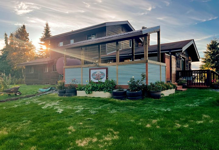 There's A Bed & Breakfast Hidden On The Kenai Peninsula In Alaska That Feels Like Heaven