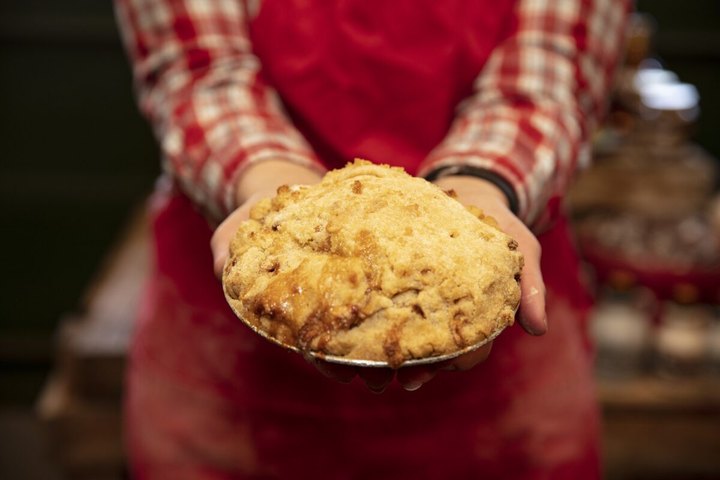The Small Town In New York Boasting World-Famous Pie Is The Sweetest Day Trip Destination