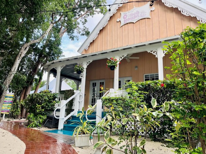 On Your Way To The Keys, Enjoy A Meal At This Hidden Gem Seafood Spot In Florida