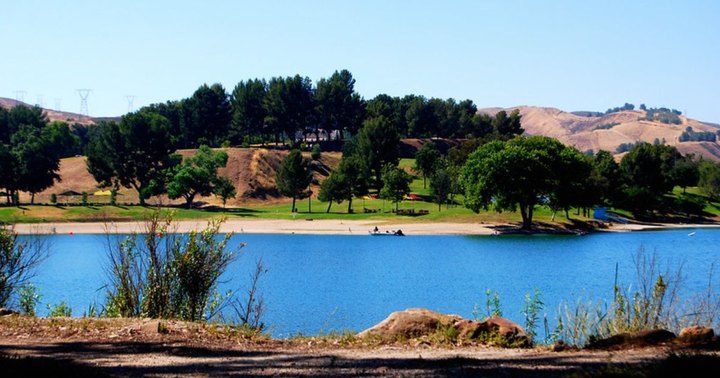 9 Gorgeous Lakes In Southern California That You Must Check Out This Summer