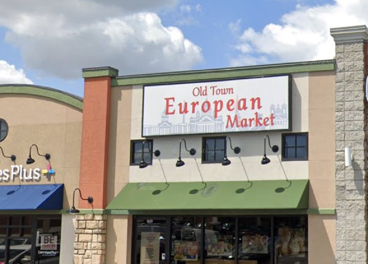 There Is A Tiny European Market Hiding In The Middle Of A Vibrant City In Missouri