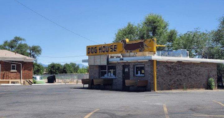This Iconic New Mexico Hot Dog Drive-In Is Part Of Route 66 History And Still Slinging Foot-Long Chili Dogs