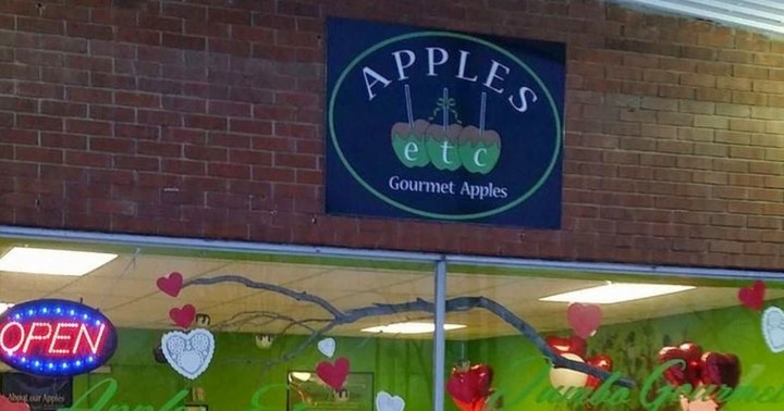 Caramel Apples Aren't Just For Fall - This Connecticut Shop Offers Tons Of Delicious Flavors Year-Round
