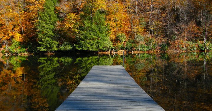 The Charming Small Town In Pennsylvania That's Perfect For A Fall Day Trip