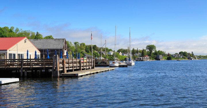 This Charming Community Might Just Be The Most Peaceful Place To Live In Maine