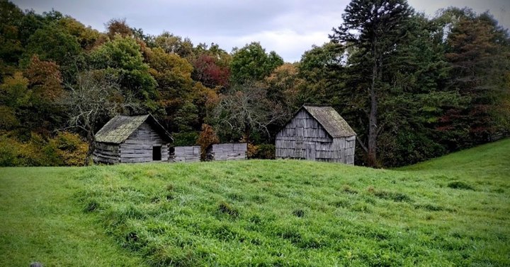 The Incredible Hike In Kentucky That Leads To A Fascinating Abandoned Settlement
