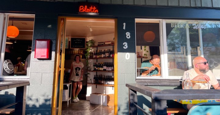 The Tiny Pizzeria In Washington That Only Serves A Handful Of Guests Each Night