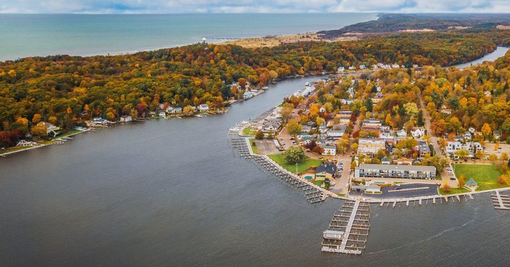 This Charming Community Might Just Be The Most Peaceful Place To Live In Michigan