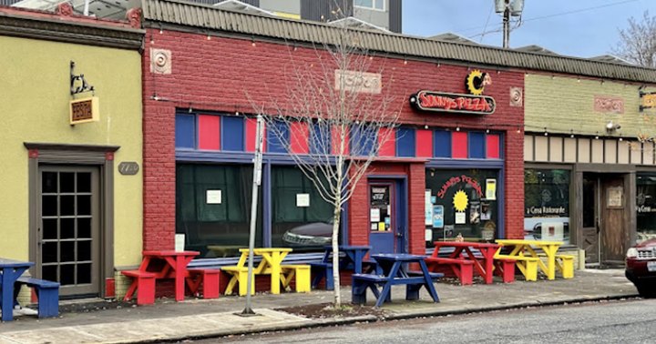 This Casual Pizza Joint In Oregon Serves Up The Perfect Pepperoni Pie