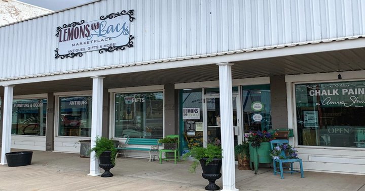 The Small Town Antique Mall In Oklahoma You'll Want To Get Lost In