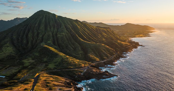 The Stunning Landscape In Hawaii That Appears As Though It Was Ripped From A Painting