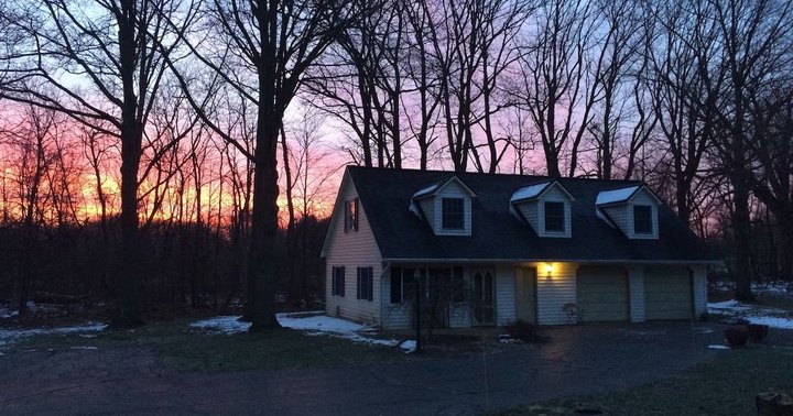 Get Away From It All At This Country Carriage House In Michigan
