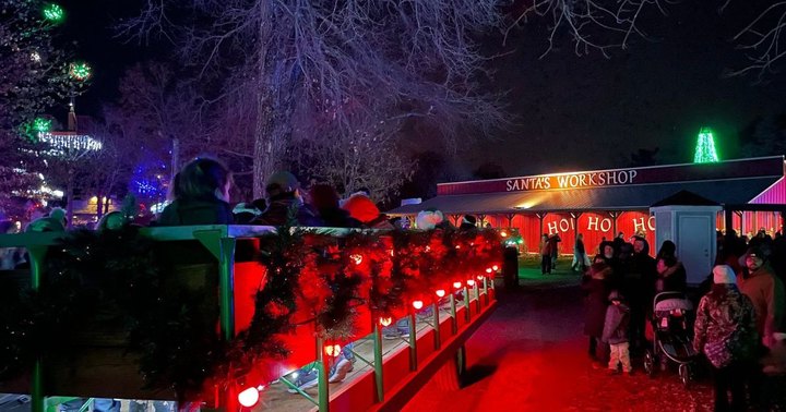 There Is An Entire Christmas Village In North Carolina And It's Absolutely Delightful