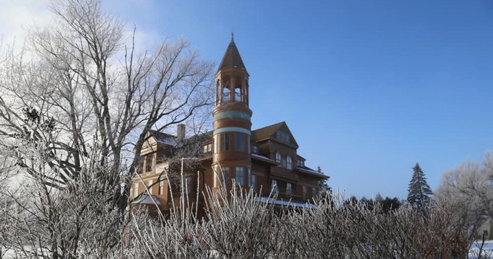 Celebrate Christmas In Victorian Style At This Historic Wisconsin Mansion