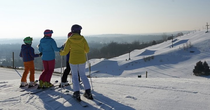 This Incredible Ski Resort In Michigan Is Perfect For Beginners To Enjoy A Day On The Slopes