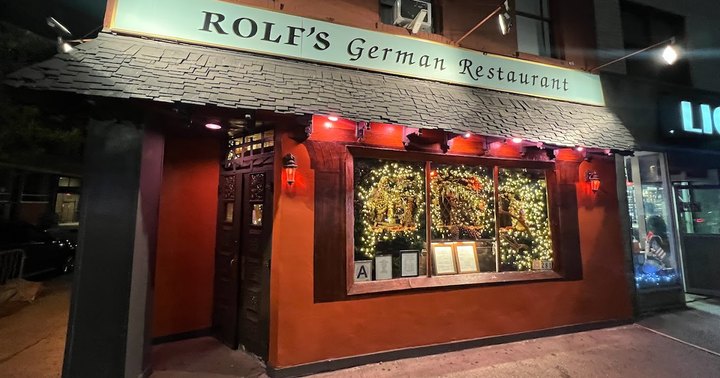 Enjoy A Classical Christmas When You Visit This Charming Restaurant In New York