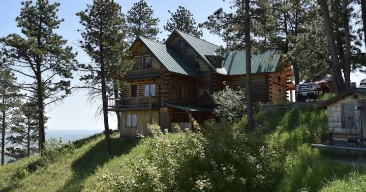 Stay In A Stunning Log Cabin Overlooking The Bighorns In Wyoming
