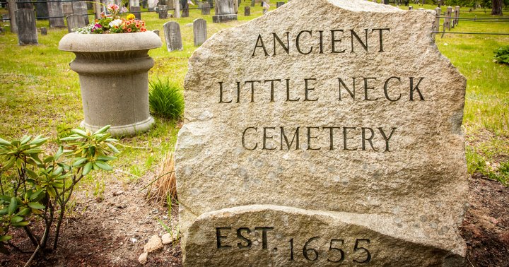 A Little-Known Slice Of Rhode Island History Can Be Found At This Secluded Cemetery