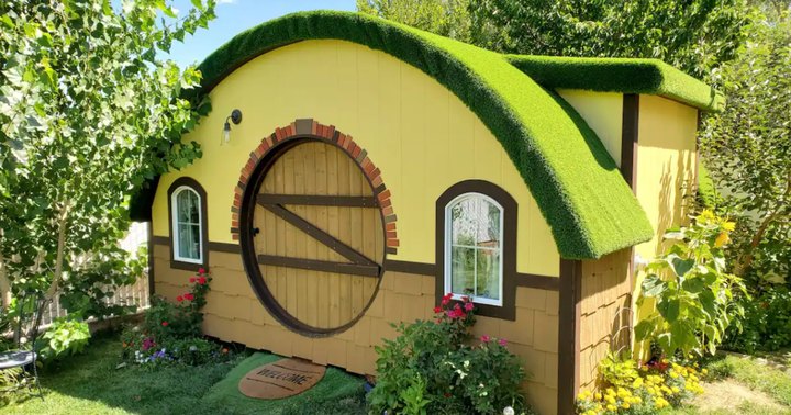 The Incredible Hobbit Cottage Airbnb You'd Never Expect To Find In Utah
