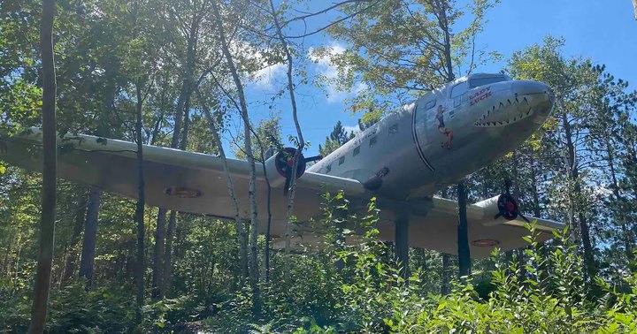 Stay In A Ghostly Airplane Overlooking A Northwoods Lake  In Wisconsin