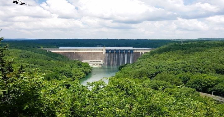 Greers Ferry Dam In Arkansas Just Turned 60 Years Old And It's The Perfect Spot For A Day Trip
