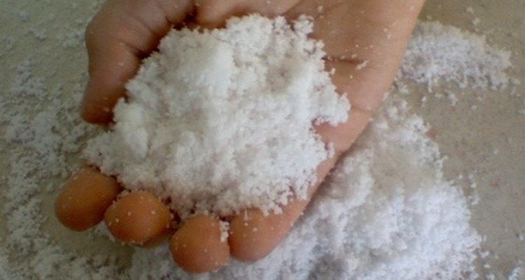 Sodium Polyacrylate Makes Fake Snow