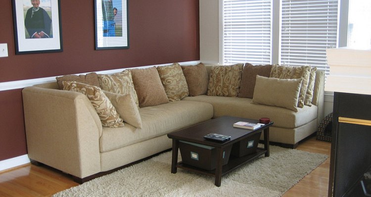 Ten en cuenta la decoración de tu casa para el diseño del sofá.