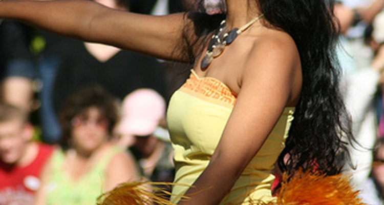 Las faldas de hierba son un elemento esencial en el hula.