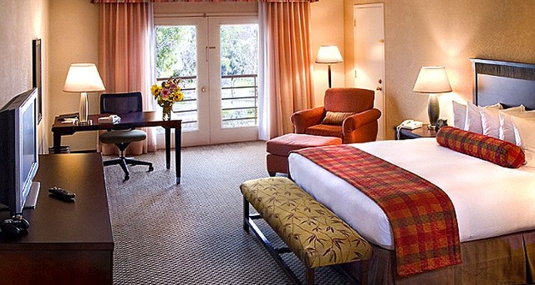 El diseño justo de una habitación de hotel le ofrece a los viajeros un cómodo santuario.