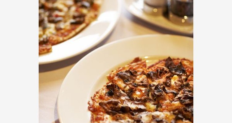 Desde las hamburguesas con hongos portobello a la pizza cubierta con verduras, no hay nada desabrido en comer respetando la vida animal.