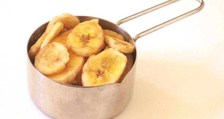 A 1/2 cup serving of banana chips