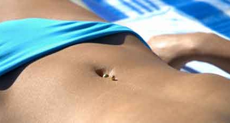 Logra una depilación perfecta y menos dolorosa del bikini con cera siguiendo estos consejos.