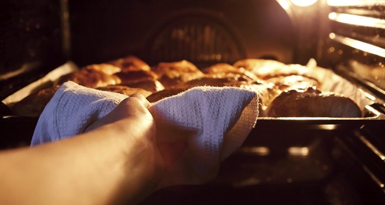 Reheat food without drying it out.