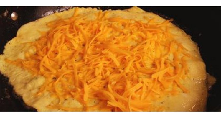Cómo hacer un omelet de queso.