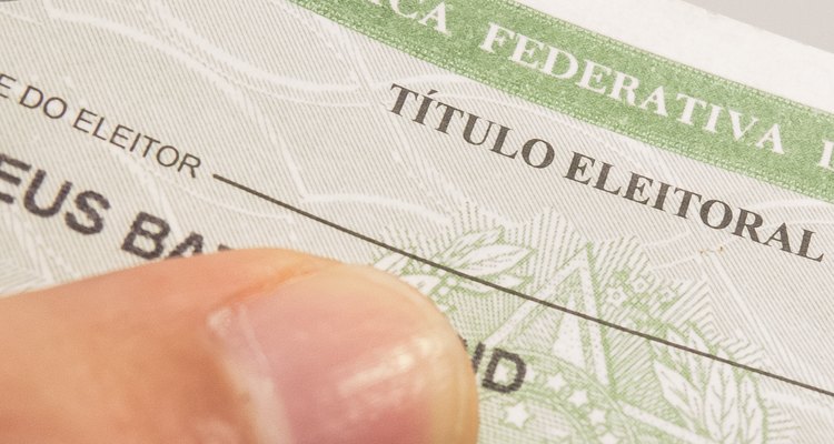 Os programas CandEx e DivulgaCand mostram o candidato e sua declaração de bens, além de outras informações